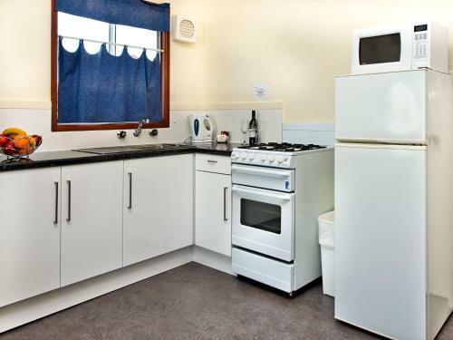 Acclaim Rose Gardens Beachside Holiday Park