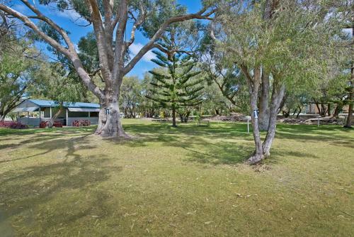 Acclaim Rose Gardens Beachside Holiday Park