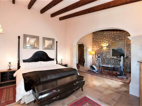 Luxury Villa In Manacor With Private Swimming Pool