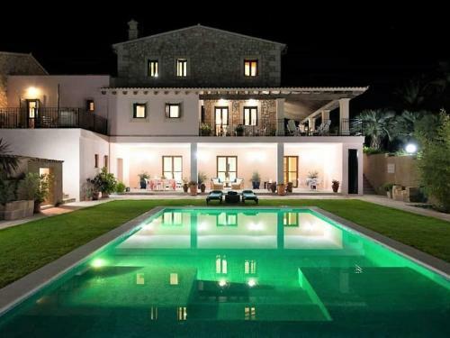 Luxury Villa In Manacor With Private Swimming Pool