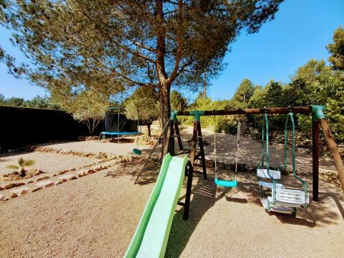 Abeleshome. Villa Con Piscina, Barbacoa Y Parque Infantil.