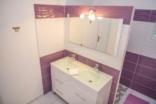 Villa "kot� Coul�e" Avec Superbe Piscine