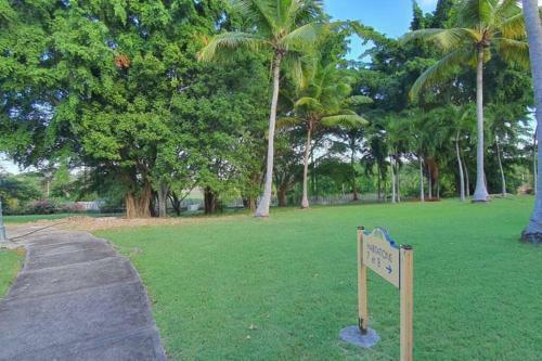 Apartamento Grand Studio Id�alement Situ�, Jardin Et Piscine