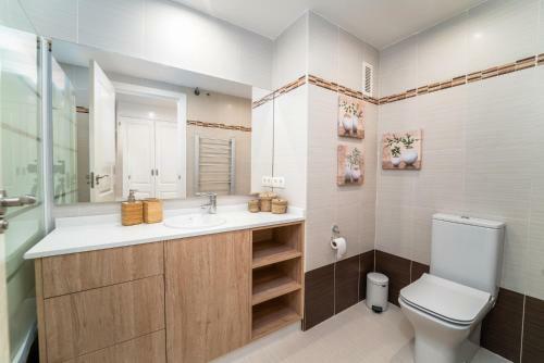 Apartamento Duquesa Dreams - 2 Bed/2 Bath Apt With Panoramic Golf Course And Mountain View