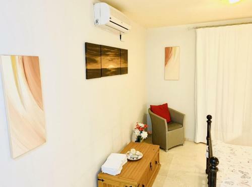 3-bed 3 Bath Sea & Mountain View Apartment
