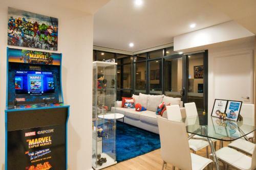 Apartamento Dc Vs Marvel Theme Ft Arcade Machine Pool Gym Spa Sauna Bbq