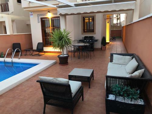 Villa In Mazarr�n With Swimmingpool