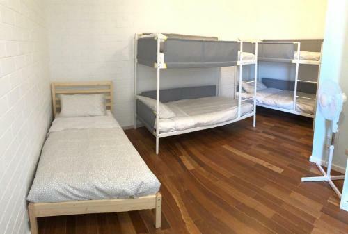 Hostal Private Room In City Central!