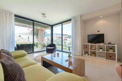 Beautiful Modern Villa In 5? Golf Resort