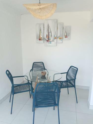 Joli F2 Avec Piscine