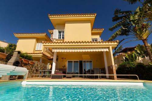 Sea Edge Friendly Villa