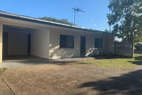 Andergrove Home With A Garden View-wi-fi & Netflix