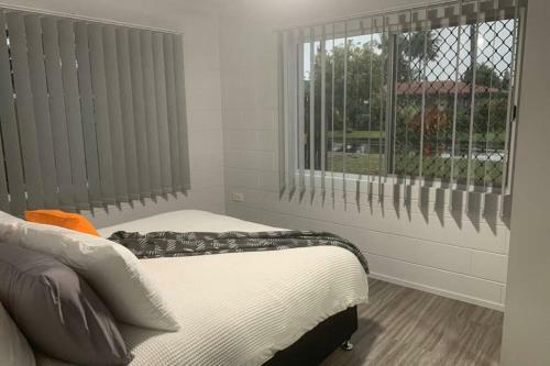Andergrove Home With A Garden View-wi-fi & Netflix