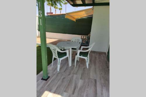 1 Bedroom Bungalow Next Yumbo Center. Free Parking