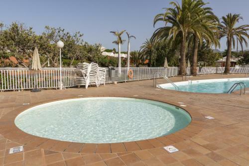 Los Melocotones Maspalomas Private Access Garden Pool