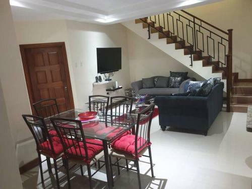 Penthouse Suite @ Malachi Apartment