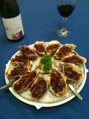 Regatta Point Tavern & Holiday Villas
