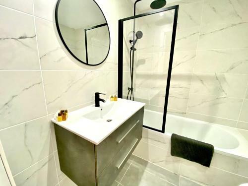 Cozy Apartment - Sea Views - Near To Beach