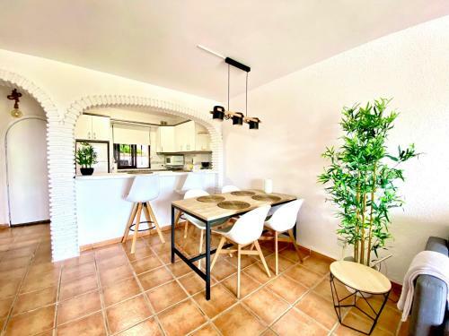 Cozy Apartment - Sea Views - Near To Beach
