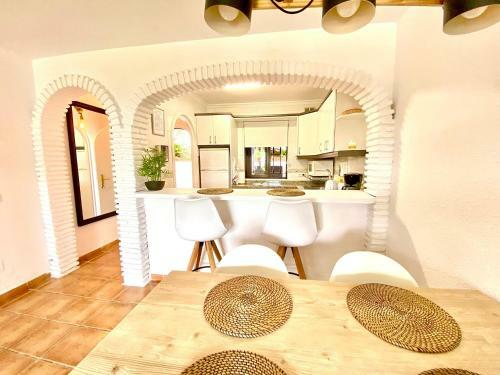 Cozy Apartment - Sea Views - Near To Beach