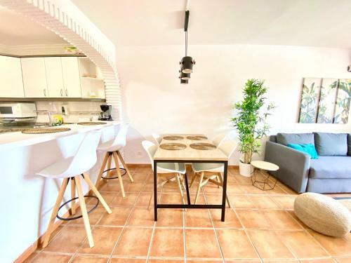 Cozy Apartment - Sea Views - Near To Beach