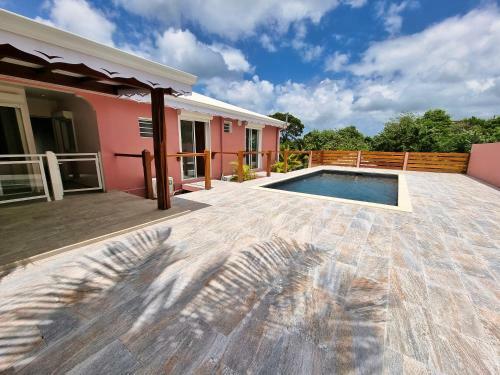 Villa Spacieuse Avec Piscine, Diamond Case