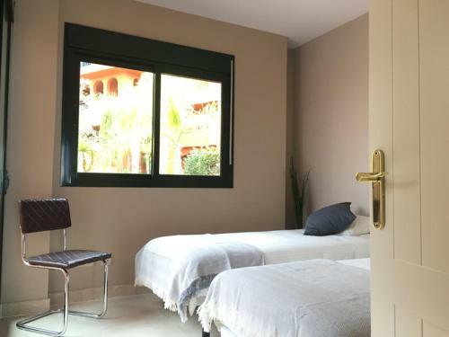 Luxury Sea View Apartment, 3 Bedrooms, Wifi