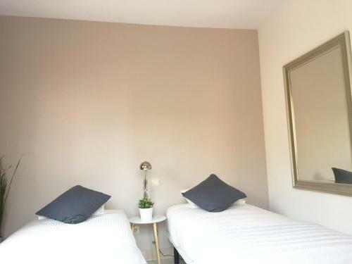 Luxury Sea View Apartment, 3 Bedrooms, Wifi