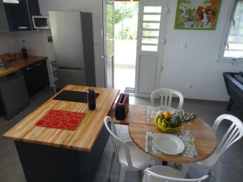 Haut De Villa Dans Son �crin De Verdure