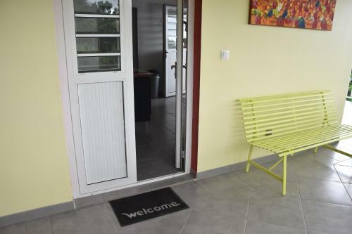 Haut De Villa Dans Son �crin De Verdure