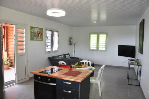 Haut De Villa Dans Son �crin De Verdure