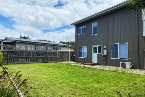 Charlie?s Beach House 1block To Beach Pet Friendly