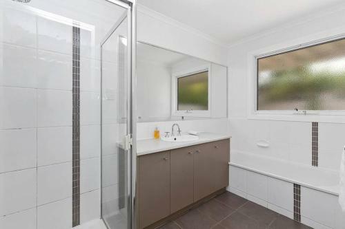 Charlie?s Beach House 1block To Beach Pet Friendly