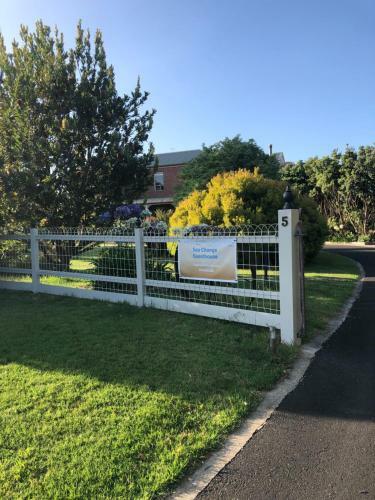 Hostal Sea Change Guesthouse