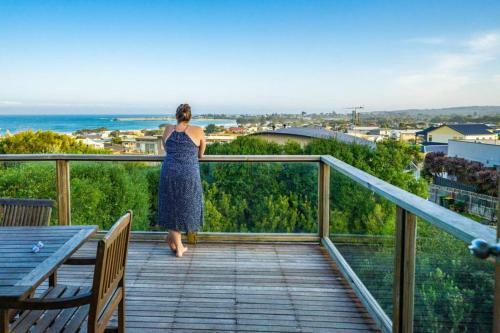 Apollo Ocean Blue ~ Oceanview ~wifi ~pet Friendly