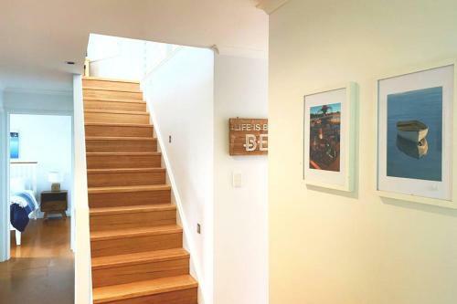 Apollo Ocean Blue ~ Oceanview ~wifi ~pet Friendly