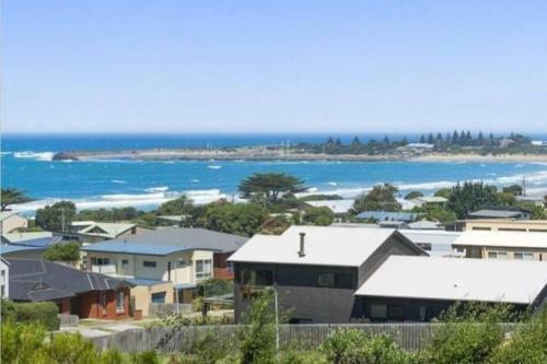Apollo Ocean Blue ~ Oceanview ~wifi ~pet Friendly
