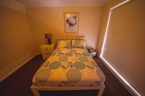 Orana ~ 2 Blocks To Beach ~ Free Wifi