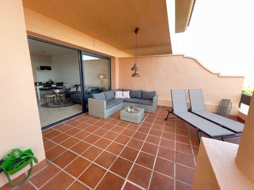 New Luxurious Apartment With Sea And Sunrise View
