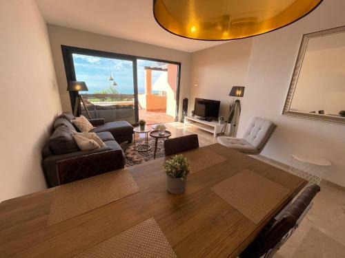 New Luxurious Apartment With Sea And Sunrise View