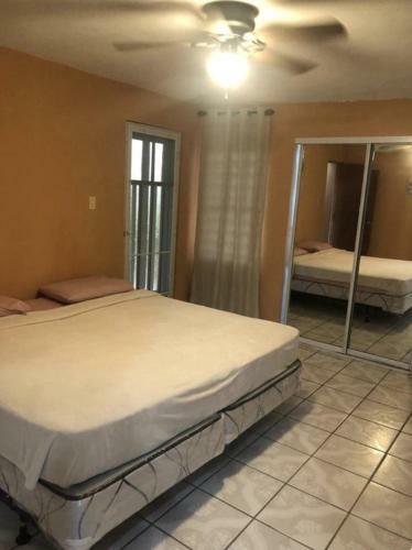 Entire Home W/ Private Pool; Casa Entera Con Piscina Privada