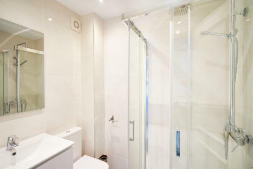 Exquisite Apartment In Jardines De Calahonda