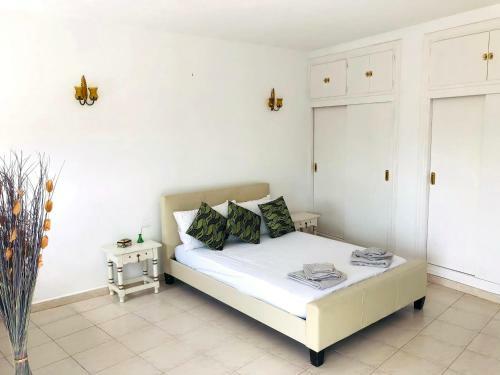 Spacious And Light Two Bedroom Apartment In Mijas!