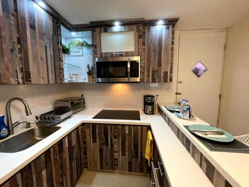 Newly Renovated House With Jacuzzi And Terrace