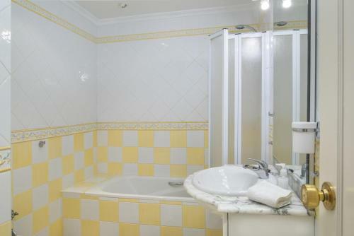 Penthouse In Calahonda Park
