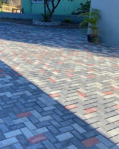 Hostal S & M Retreats