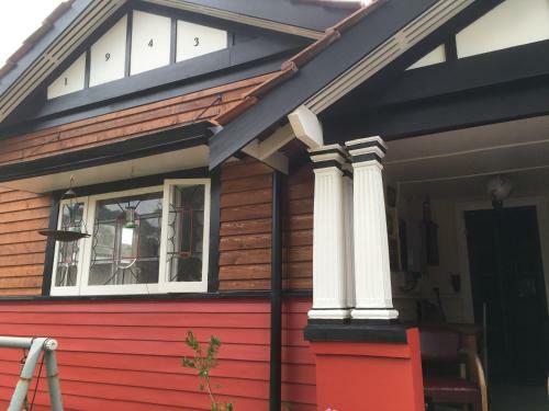 Hostal Character 1940s Property