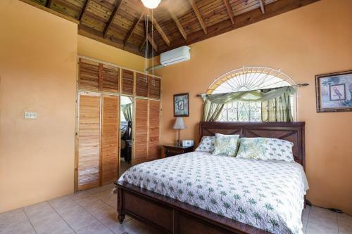 Five-bedroom Villa