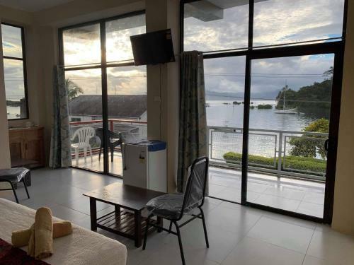 Hotel Bay View Barbers Lodge