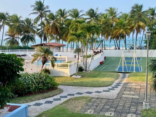 Hobie Oceanfront Apartment At Isla Verde